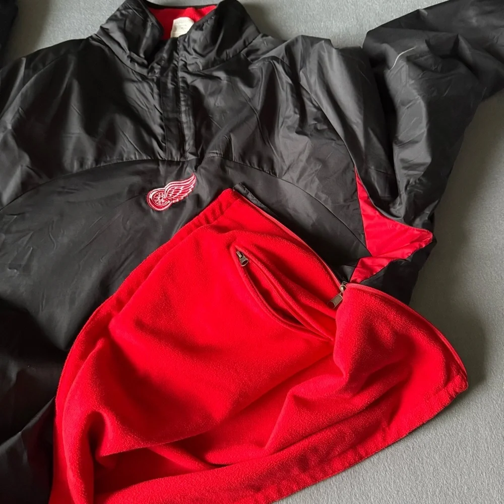 Red Wings Black and Red Pullover reversible Jacket XXL‎